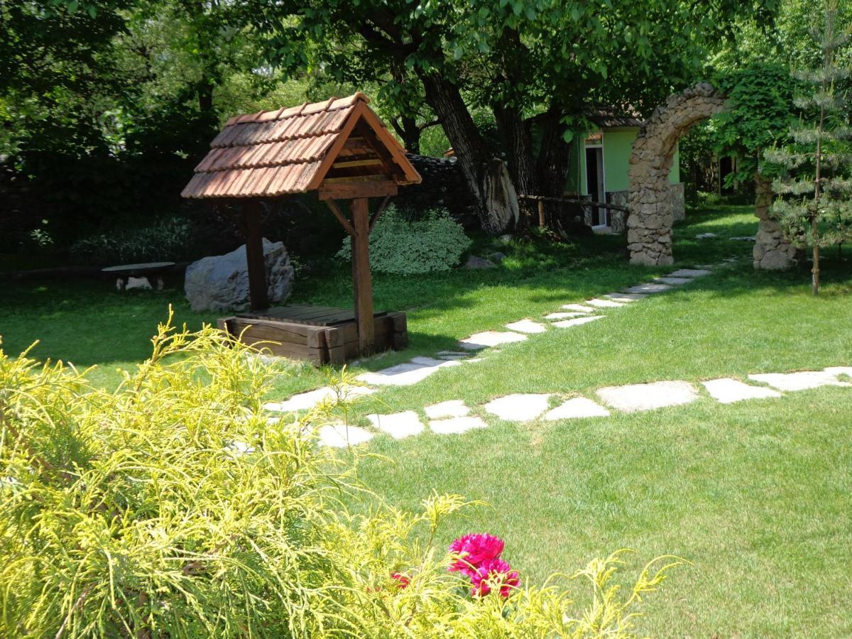 Bed and Breakfast Eco Garden Dilijan Exterior foto